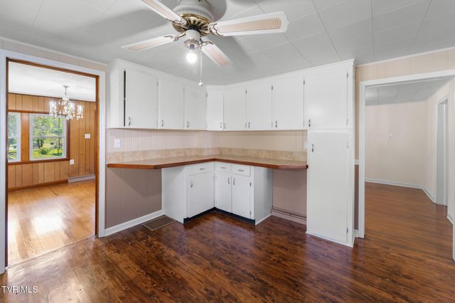 9494 Porterfield Highway, Abingdon, VA 24210