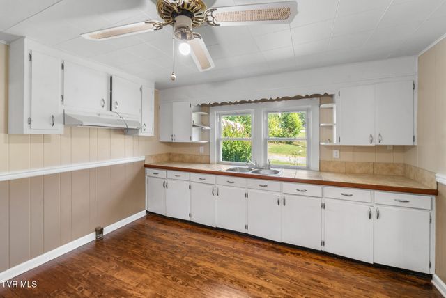 9494 Porterfield Highway, Abingdon, VA 24210