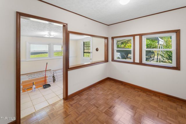 9494 Porterfield Highway, Abingdon, VA 24210