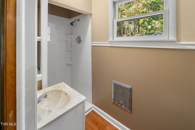 9494 Porterfield Highway, Abingdon, VA 24210