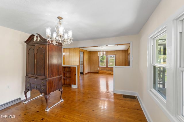 9494 Porterfield Highway, Abingdon, VA 24210