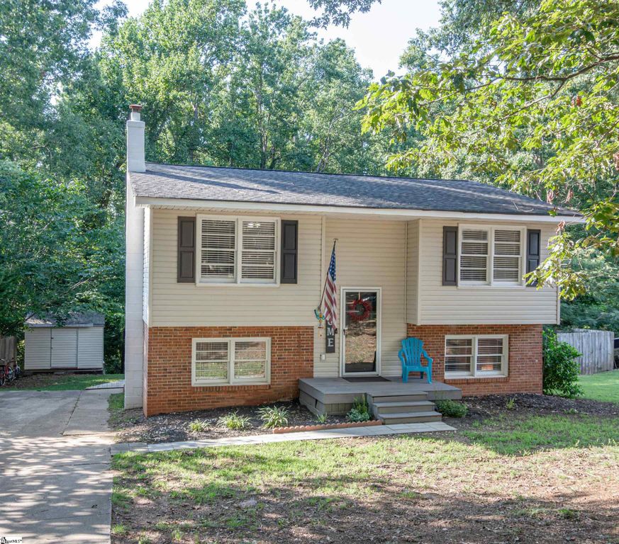 1407 E Yellow Wood Drive, Simpsonville, SC 29680