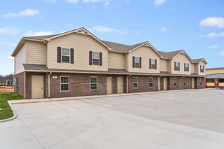 931 Professional Park Dr Apt 2D, Clarksville, TN 37040