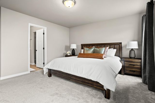 1306 22nd Avenue W, West Fargo, ND 58078