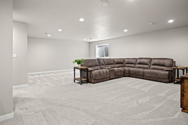1306 22nd Avenue W, West Fargo, ND 58078