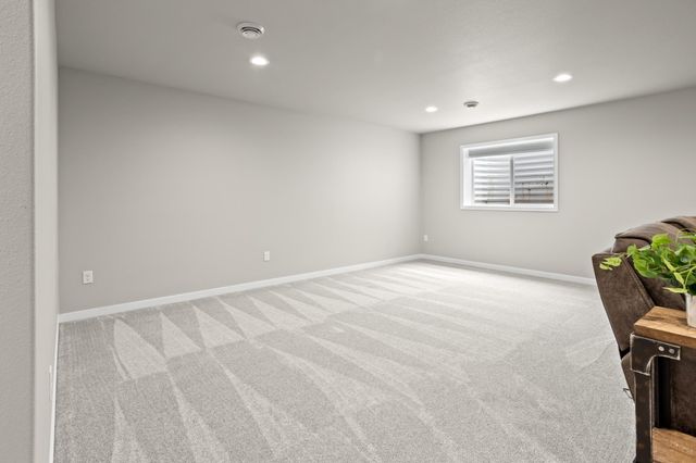 1306 22nd Avenue W, West Fargo, ND 58078