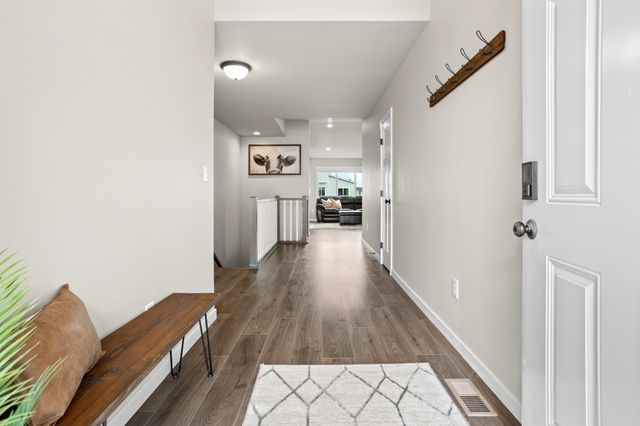 1306 22nd Avenue W, West Fargo, ND 58078
