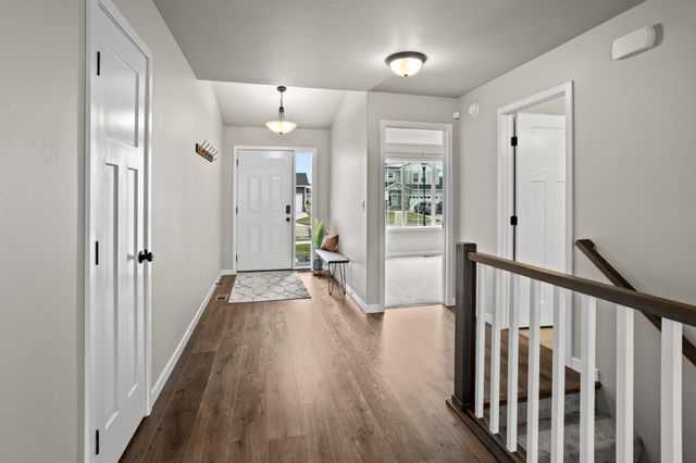 1306 22nd Avenue W, West Fargo, ND 58078