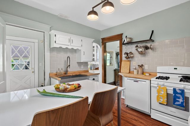 124 Baker Street W, Saint Paul, MN 55107