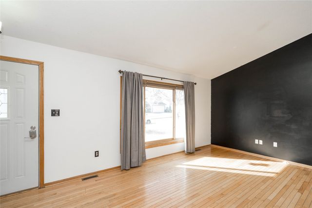 3017 E 43rd Street, Des Moines, IA 50317