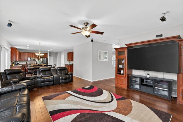 2546 W Autumn Drive, Round Lake, IL 60073