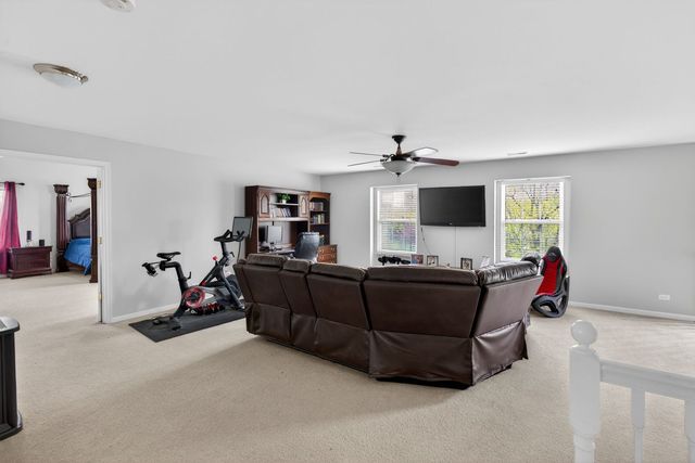 2546 W Autumn Drive, Round Lake, IL 60073
