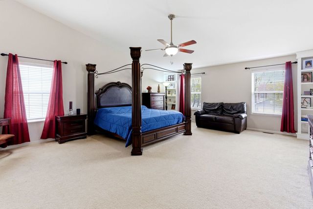 2546 W Autumn Drive, Round Lake, IL 60073