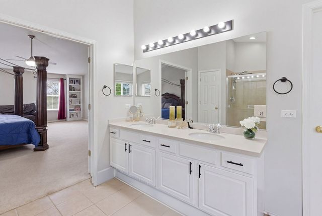 2546 W Autumn Drive, Round Lake, IL 60073