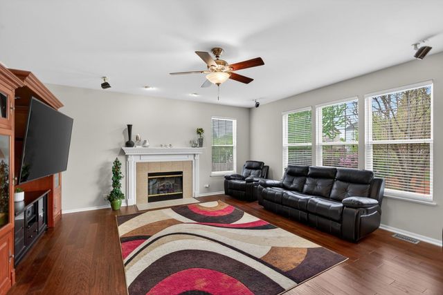 2546 W Autumn Drive, Round Lake, IL 60073