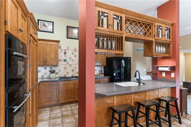 2301 Woodland Circle, Kearney, MO 64060