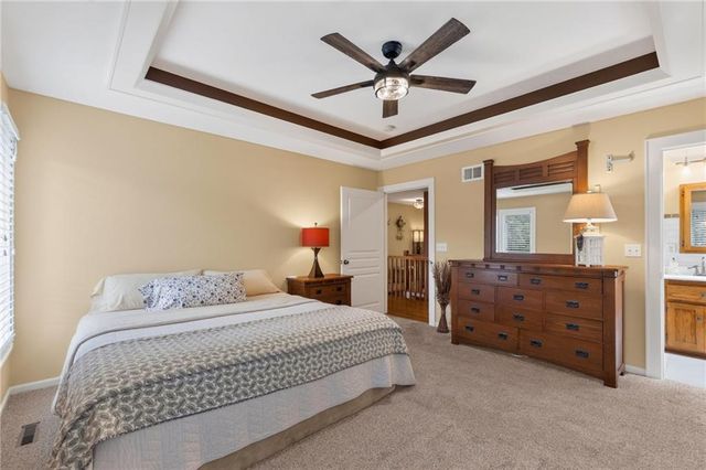 2301 Woodland Circle, Kearney, MO 64060