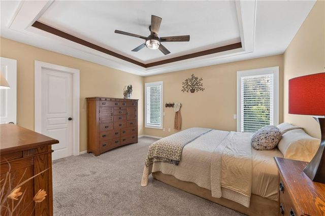 2301 Woodland Circle, Kearney, MO 64060