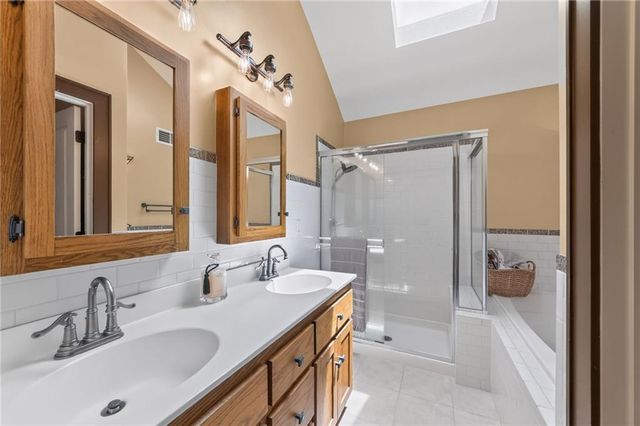 2301 Woodland Circle, Kearney, MO 64060