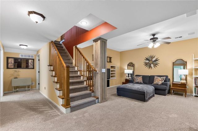 2301 Woodland Circle, Kearney, MO 64060