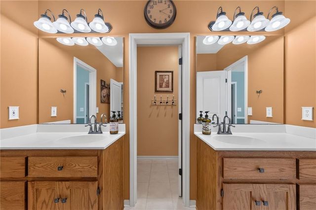 2301 Woodland Circle, Kearney, MO 64060