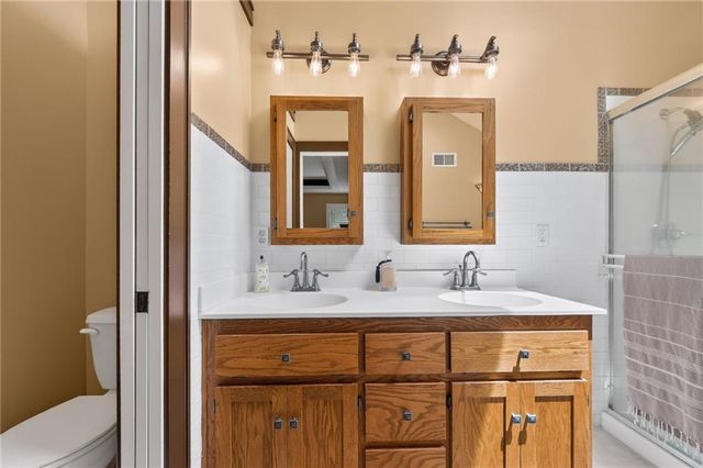 2301 Woodland Circle, Kearney, MO 64060