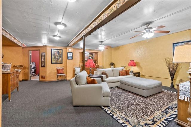 2301 Woodland Circle, Kearney, MO 64060