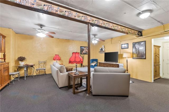 2301 Woodland Circle, Kearney, MO 64060