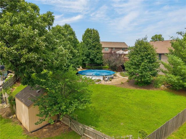 2301 Woodland Circle, Kearney, MO 64060