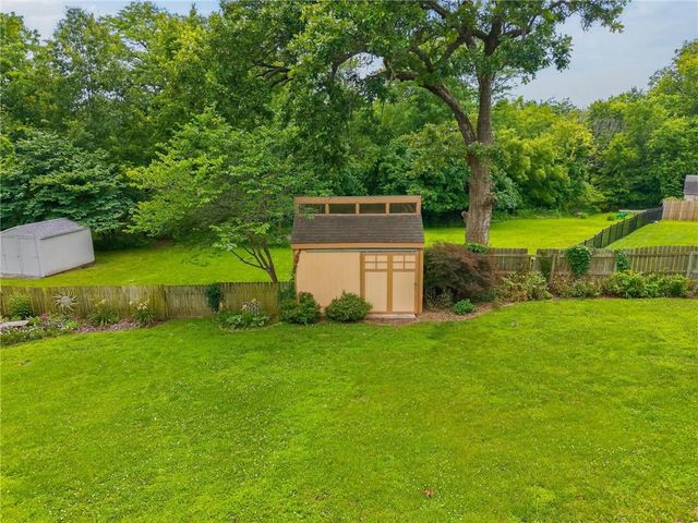 2301 Woodland Circle, Kearney, MO 64060