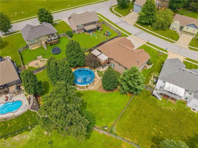 2301 Woodland Circle, Kearney, MO 64060