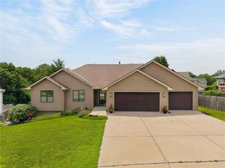 2301 Woodland Circle, Kearney, MO 64060