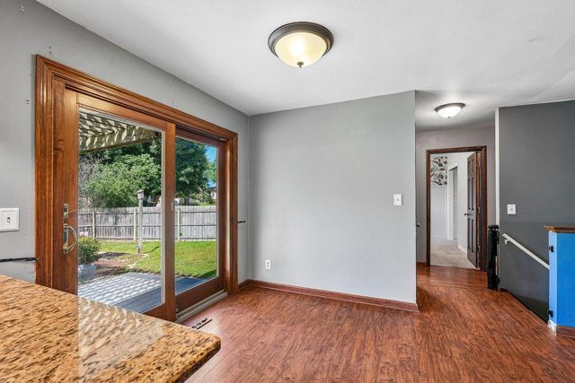 1830 Davis LANE, Waukesha, WI 53189