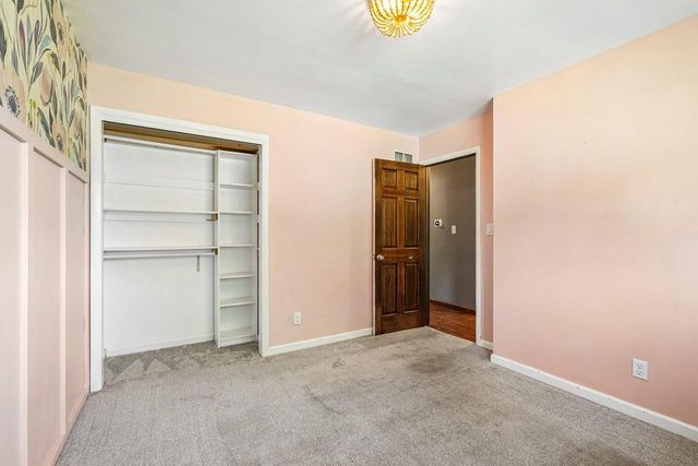 1830 Davis LANE, Waukesha, WI 53189
