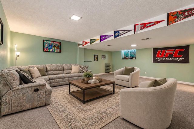 1830 Davis LANE, Waukesha, WI 53189