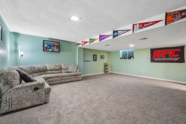 1830 Davis LANE, Waukesha, WI 53189