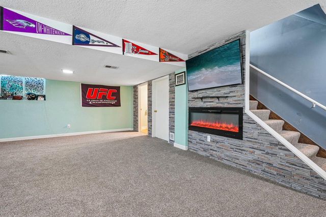 1830 Davis LANE, Waukesha, WI 53189