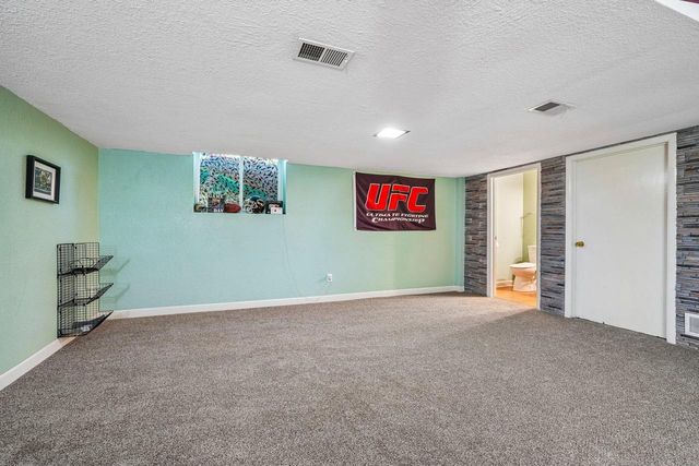 1830 Davis LANE, Waukesha, WI 53189