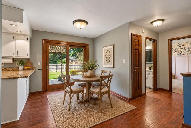 1830 Davis LANE, Waukesha, WI 53189