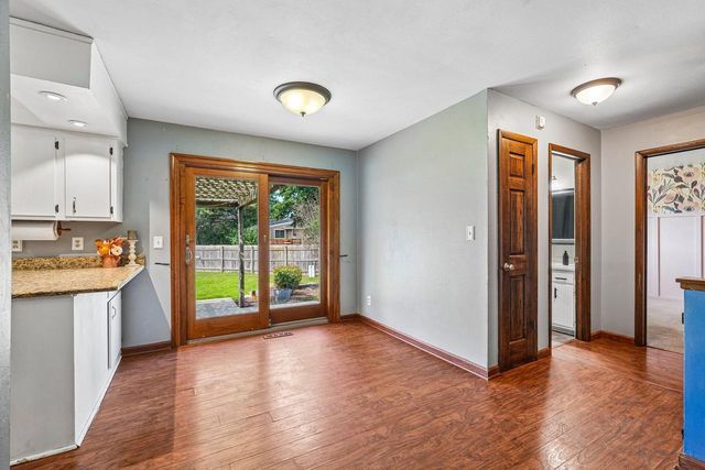 1830 Davis LANE, Waukesha, WI 53189