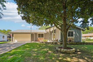 1830 Davis LANE, Waukesha, WI 53189