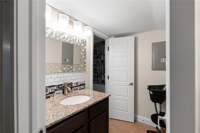 212 Kings Row, Marietta, GA 30067
