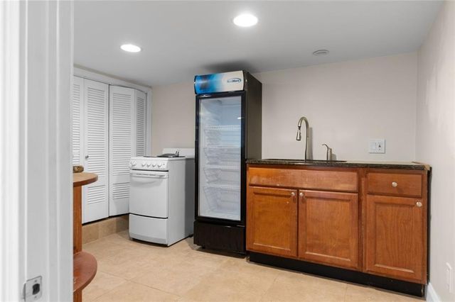 212 Kings Row, Marietta, GA 30067