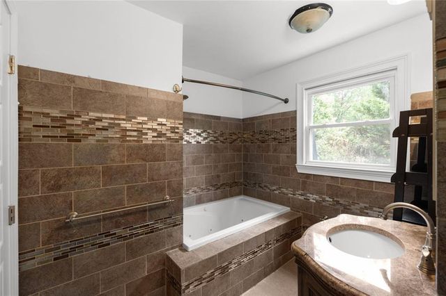 212 Kings Row, Marietta, GA 30067