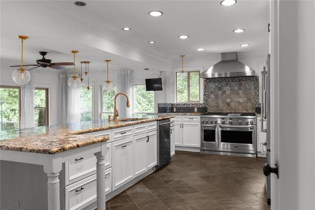 212 Kings Row, Marietta, GA 30067