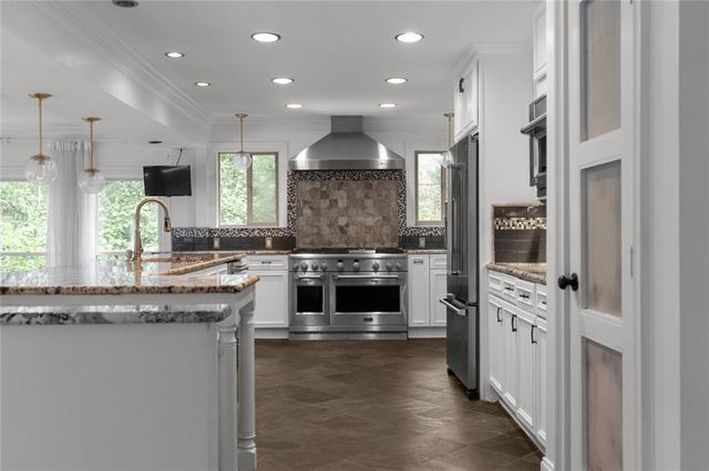 212 Kings Row, Marietta, GA 30067