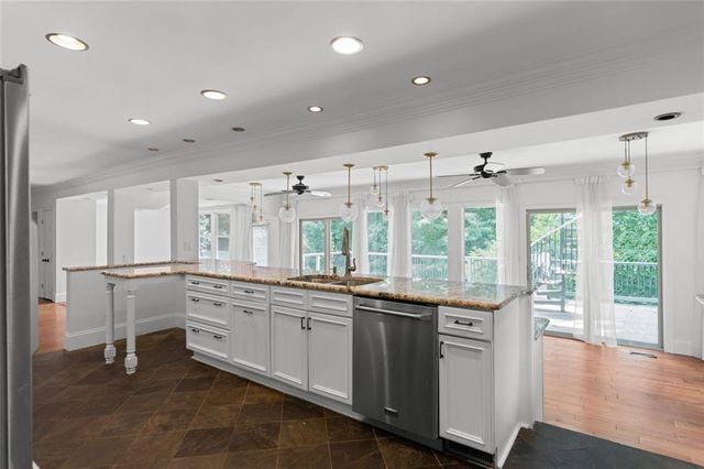 212 Kings Row, Marietta, GA 30067