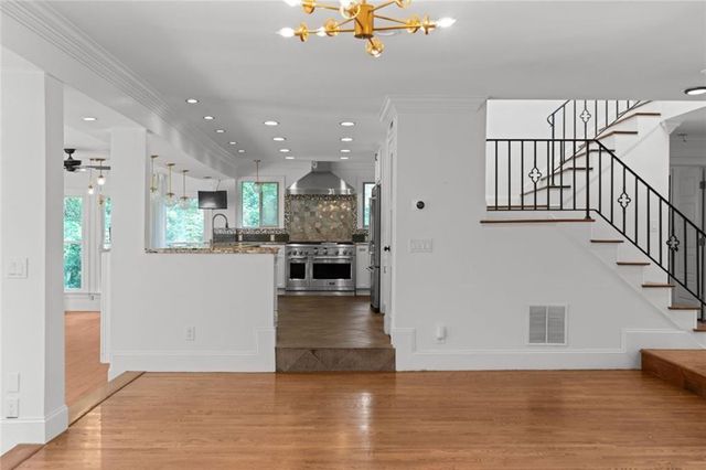 212 Kings Row, Marietta, GA 30067