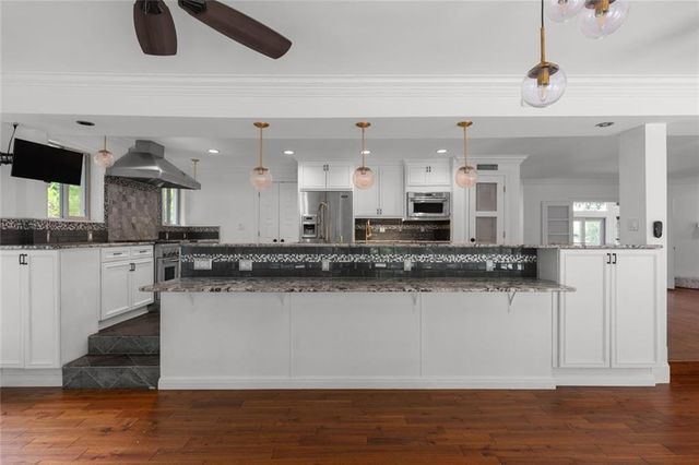 212 Kings Row, Marietta, GA 30067