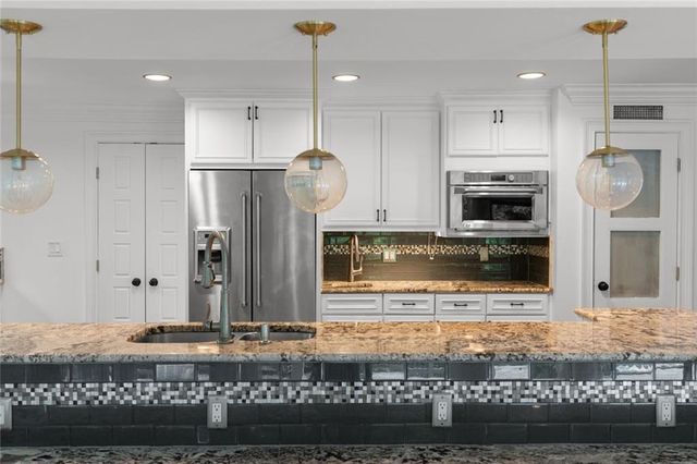 212 Kings Row, Marietta, GA 30067